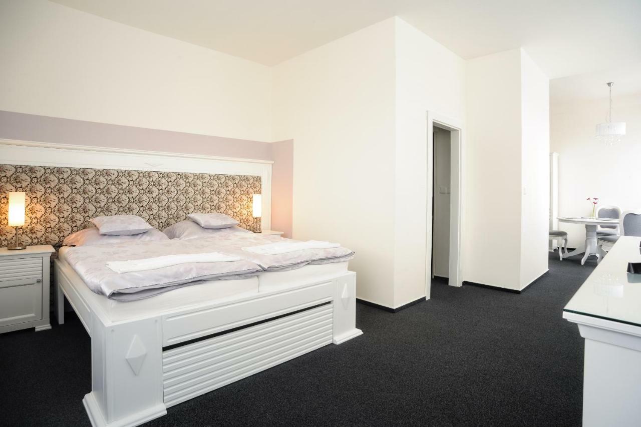 Hotel Steiger Krnov Buitenkant foto